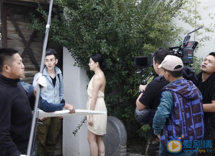 邱赫南片场照 邱赫南高清写真_邱赫南高清剧照