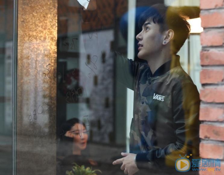 邱赫南《德扑风云之人生筹码》剧照 邱赫南高清写真_邱赫南高清剧照