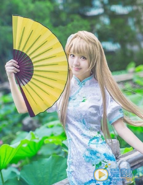 石雪婧与人合照 石雪婧高清写真_石雪婧高清剧照