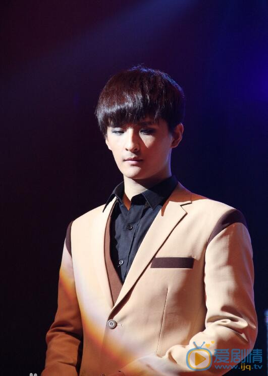 张远演出照 张远高清写真_张远高清剧照