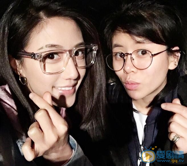 朱庭辰与人合照 朱庭辰高清写真_朱庭辰高清剧照