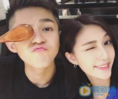 朱庭辰与人合照 朱庭辰高清写真_朱庭辰高清剧照