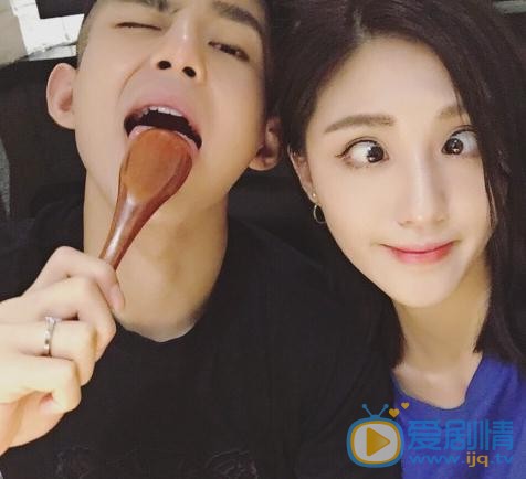 朱庭辰与人合照 朱庭辰高清写真_朱庭辰高清剧照