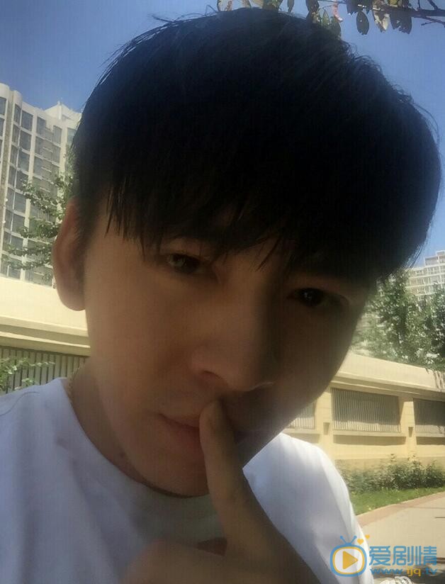 赵久毅生活照 赵久毅高清写真_赵久毅高清剧照