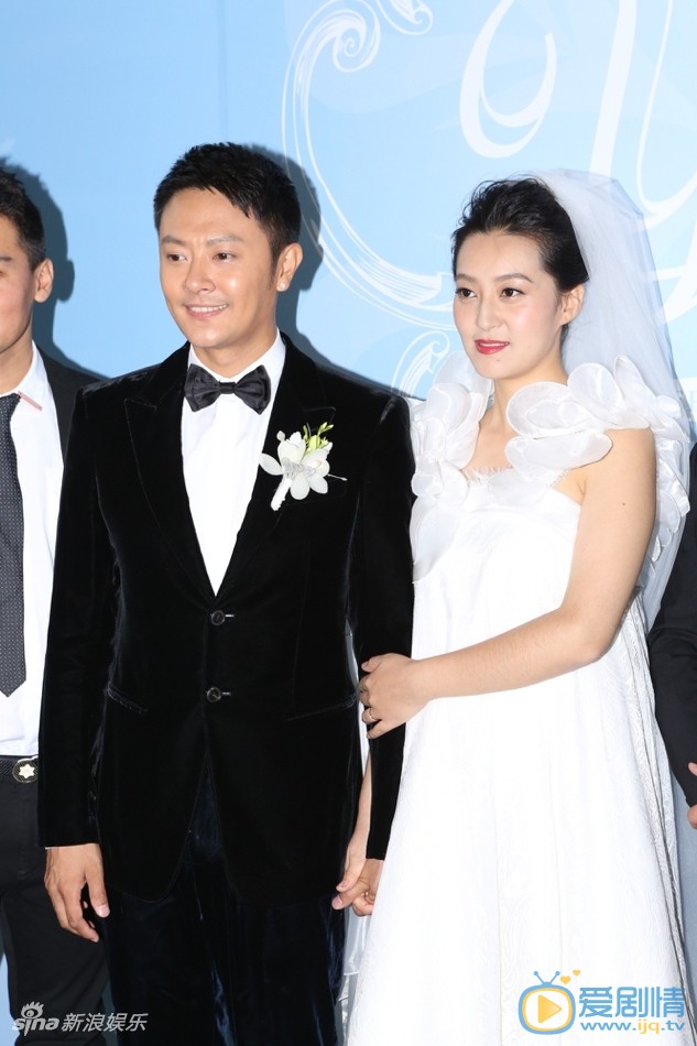 印小天和哈琳娜结婚照 印小天高清写真_印小天高清剧照