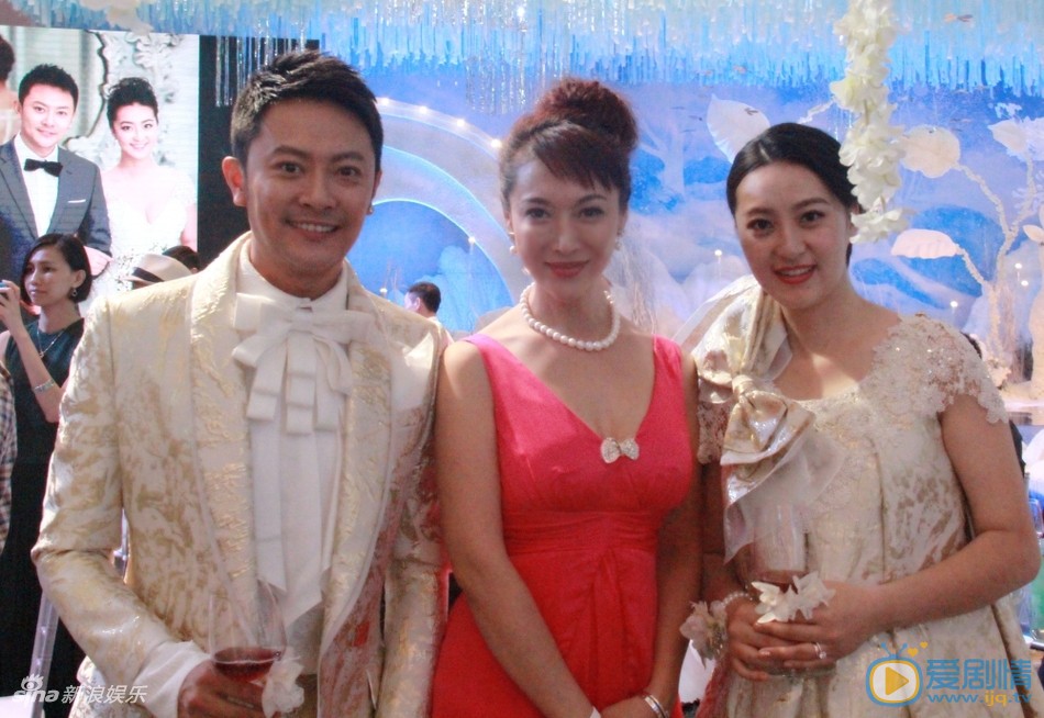 印小天和哈琳娜结婚照 印小天高清写真_印小天高清剧照