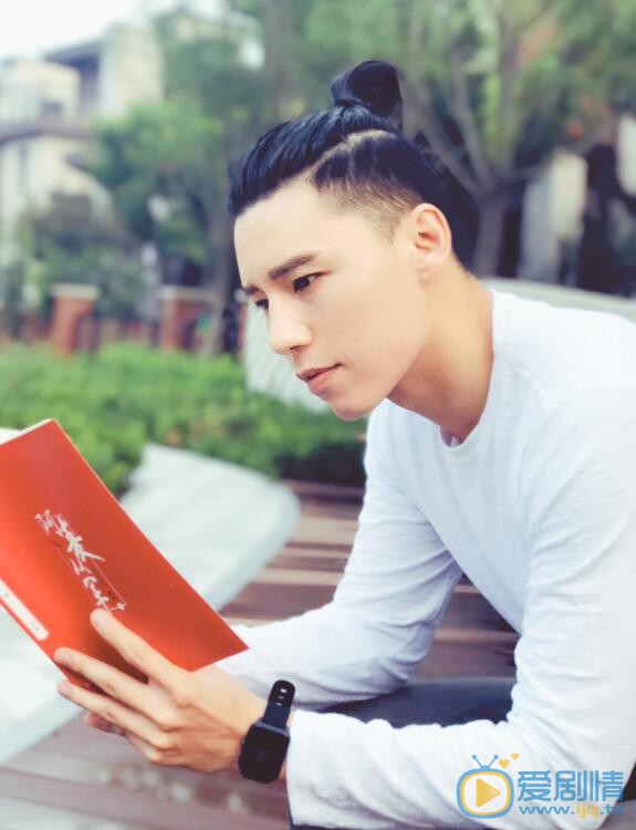 王修泽生活照 王修泽高清写真_王修泽高清剧照