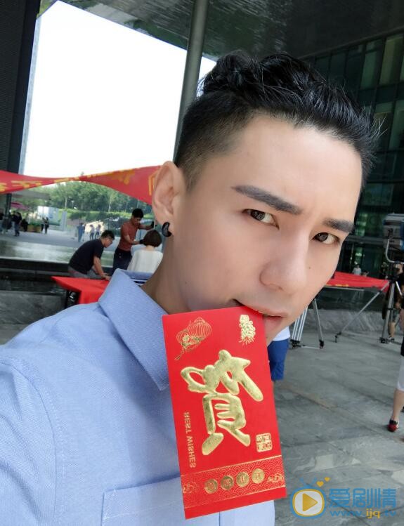 王修泽生活照 王修泽高清写真_王修泽高清剧照