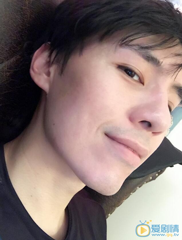 王修泽生活照 王修泽高清写真_王修泽高清剧照