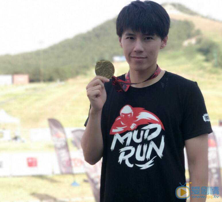 王修泽生活照 王修泽高清写真_王修泽高清剧照