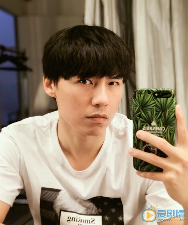 王修泽生活照 王修泽高清写真_王修泽高清剧照
