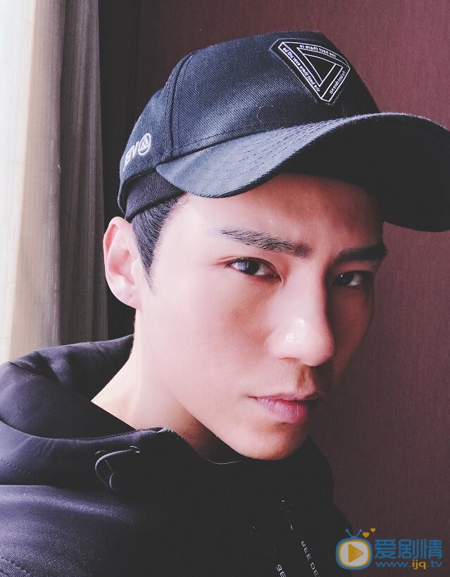 王修泽生活照 王修泽高清写真_王修泽高清剧照