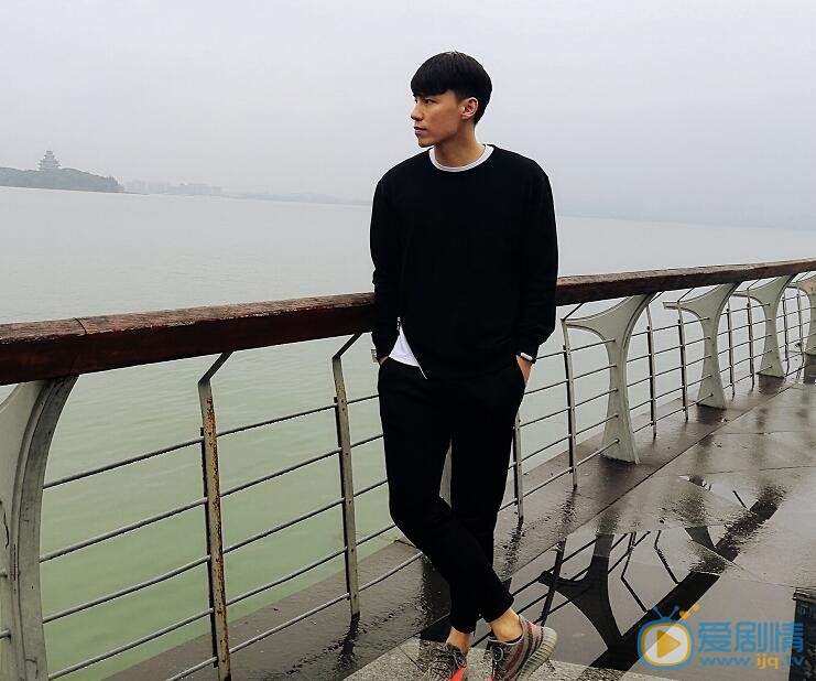 王修泽生活照 王修泽高清写真_王修泽高清剧照