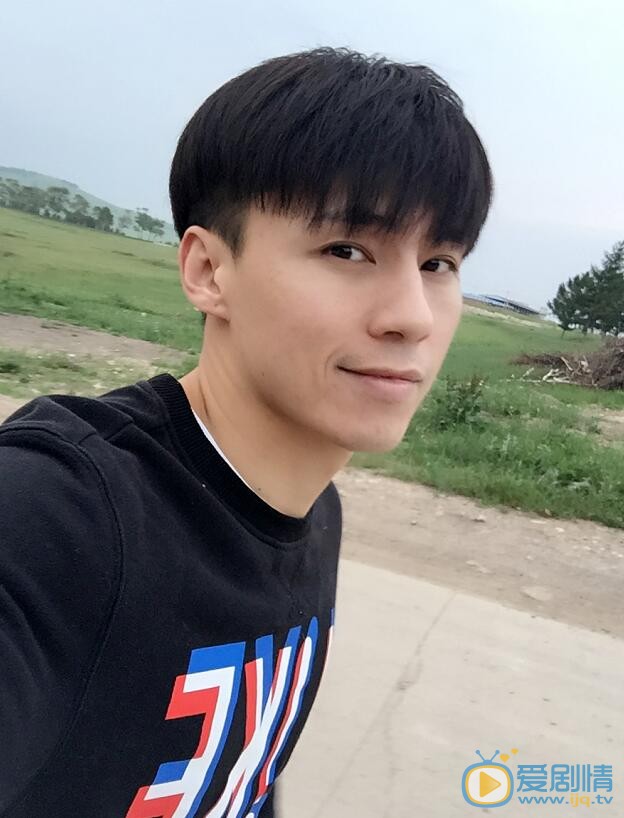 王修泽生活照 王修泽高清写真_王修泽高清剧照