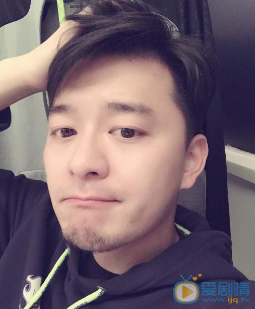 张戈生活照 张戈高清写真_张戈高清剧照