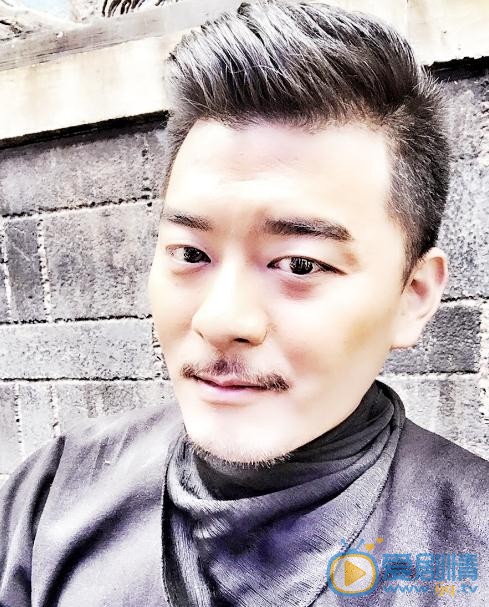 张戈生活照 张戈高清写真_张戈高清剧照