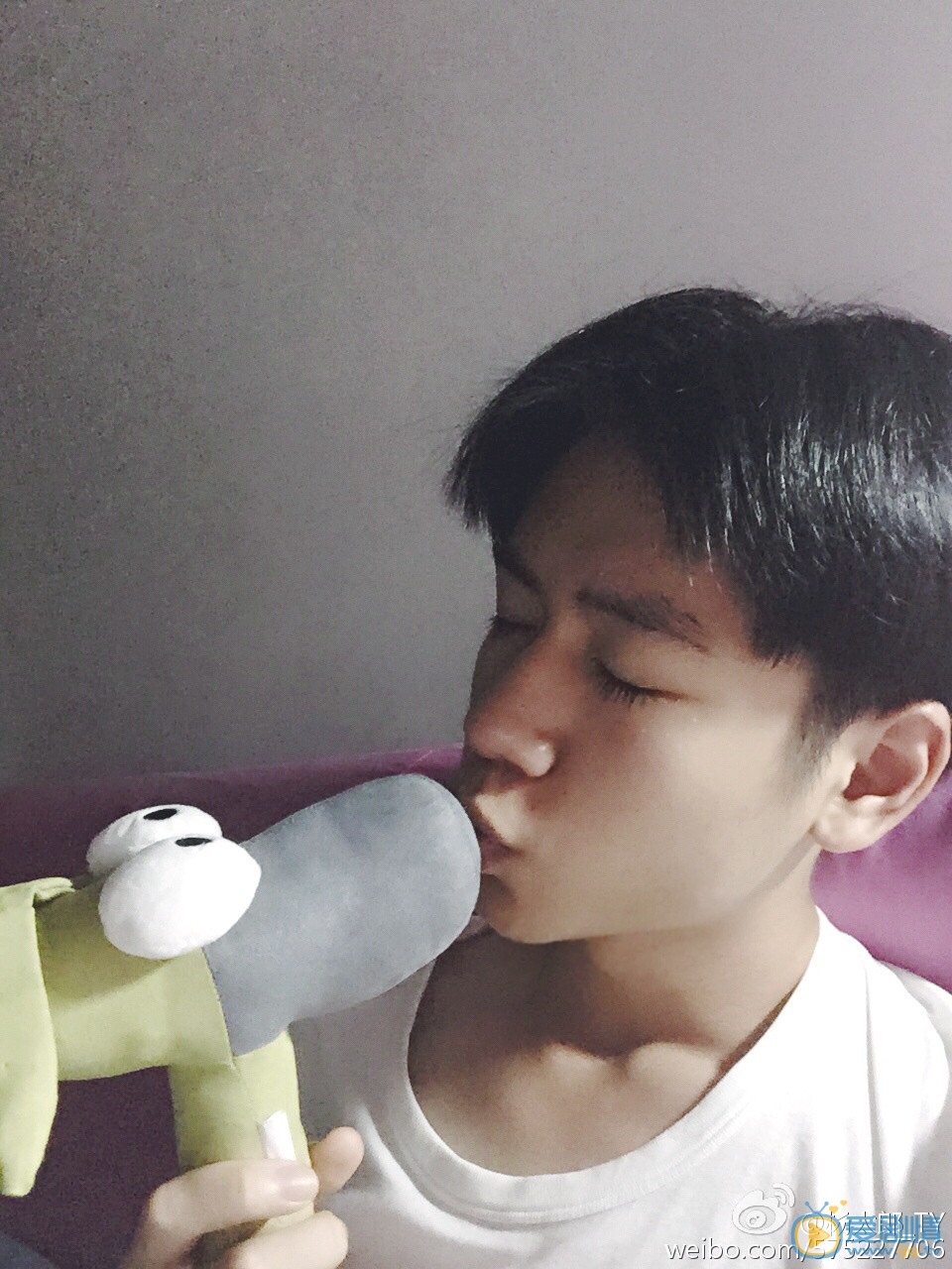 杨霖卖萌照 杨霖高清写真_杨霖高清剧照