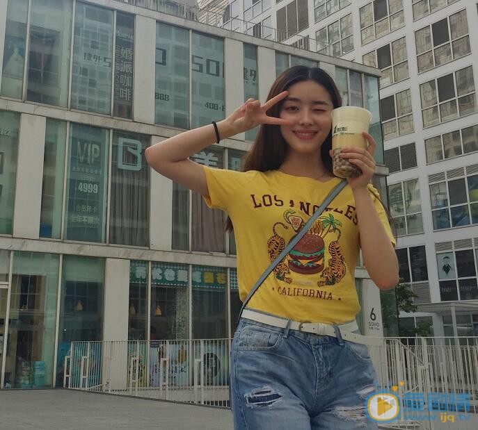 吴曼思卖萌照 吴曼思高清写真_吴曼思高清剧照