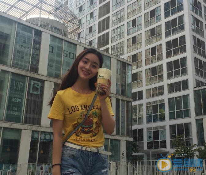 吴曼思卖萌照 吴曼思高清写真_吴曼思高清剧照