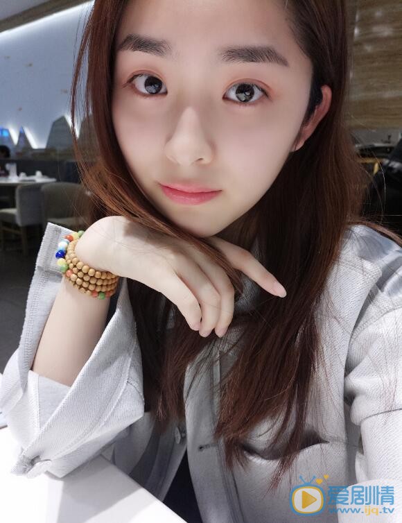 吴曼思卖萌照 吴曼思高清写真_吴曼思高清剧照