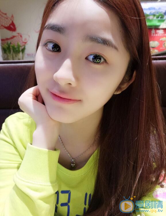 吴曼思卖萌照 吴曼思高清写真_吴曼思高清剧照