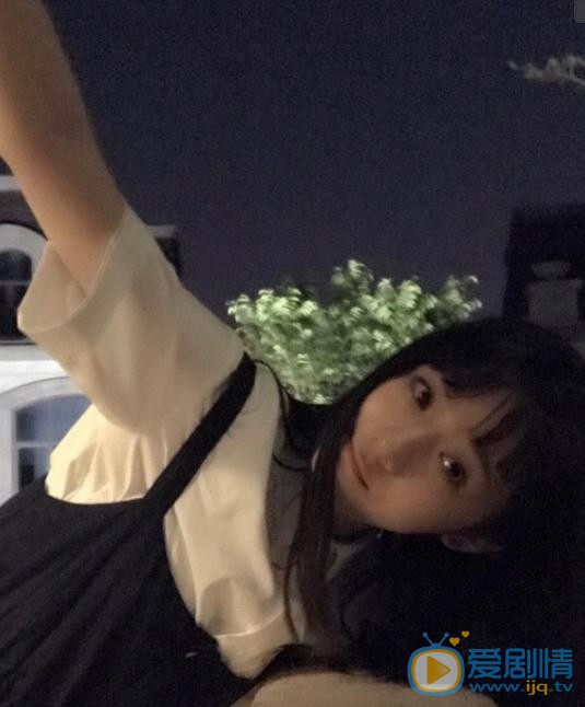 伍宇辰柠夜色街拍 伍宇辰柠高清写真_伍宇辰柠高清剧照