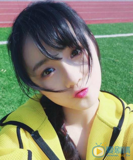 伍宇辰柠生活照 伍宇辰柠高清写真_伍宇辰柠高清剧照