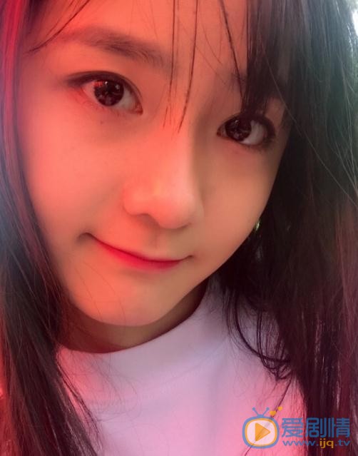 伍宇辰柠生活照 伍宇辰柠高清写真_伍宇辰柠高清剧照