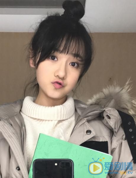 伍宇辰柠可爱萌照 伍宇辰柠高清写真_伍宇辰柠高清剧照