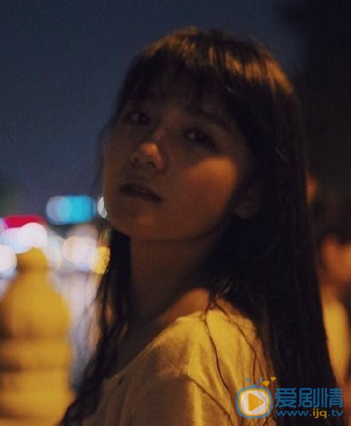 伍宇辰柠夜色街拍 伍宇辰柠高清写真_伍宇辰柠高清剧照