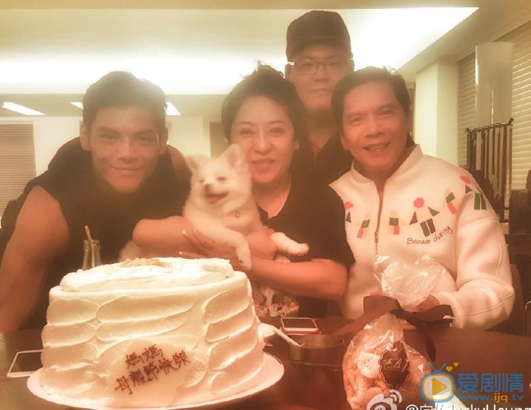 向佐父母合照 向佐高清写真_向佐高清剧照