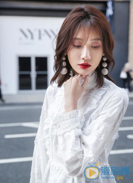 李斯羽纽约街拍 李斯羽高清写真_李斯羽高清剧照