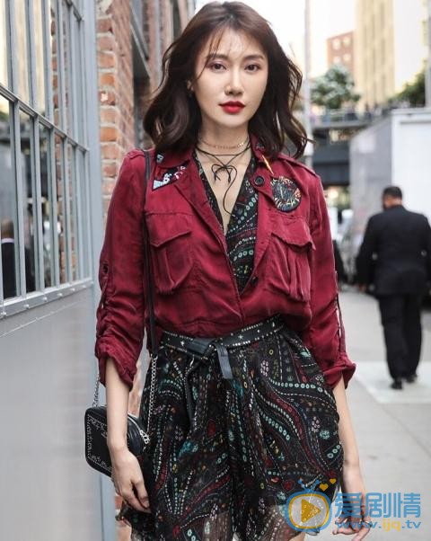李斯羽纽约街拍 李斯羽高清写真_李斯羽高清剧照