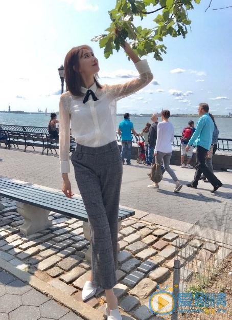 李斯羽纽约街拍 李斯羽高清写真_李斯羽高清剧照
