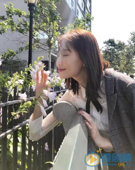李斯羽纽约街拍 李斯羽高清写真_李斯羽高清剧照