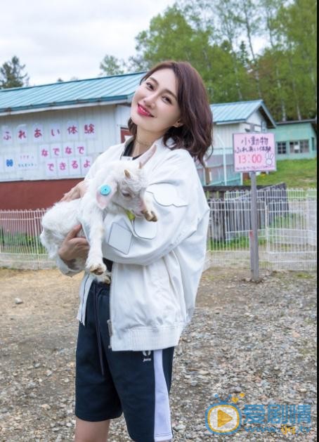 李斯羽街拍写真 李斯羽高清写真_李斯羽高清剧照