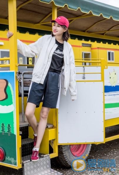 李斯羽街拍写真 李斯羽高清写真_李斯羽高清剧照