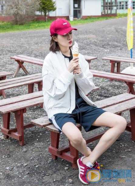 李斯羽街拍写真 李斯羽高清写真_李斯羽高清剧照
