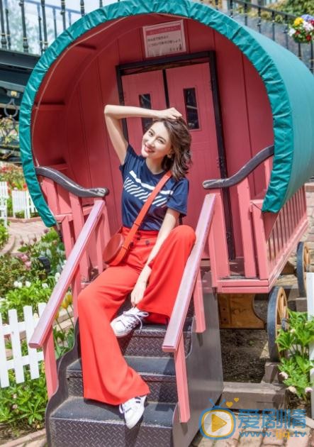 李斯羽街拍写真 李斯羽高清写真_李斯羽高清剧照