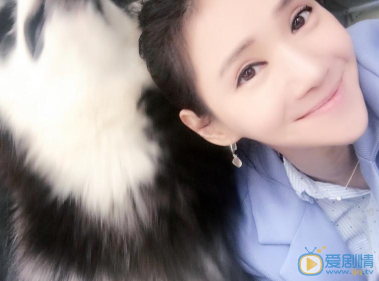 徐千京与宠物写真 徐千京高清写真_徐千京高清剧照