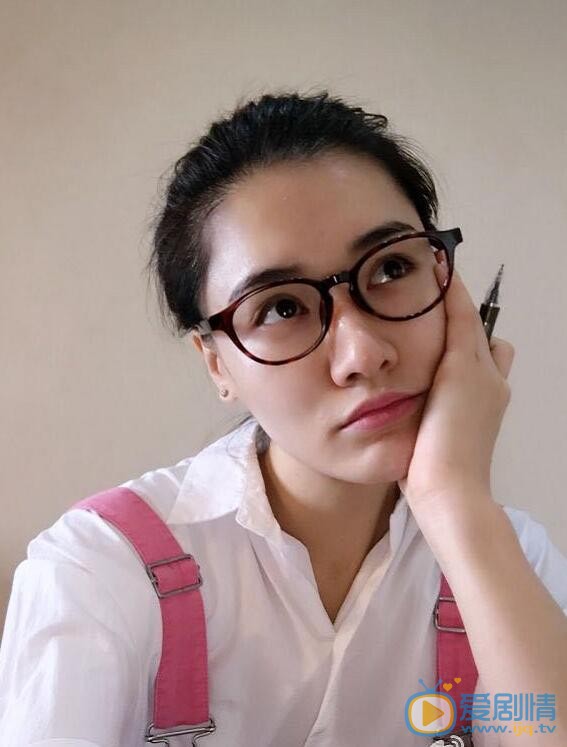 邢宇菲卖萌照 邢宇菲高清写真_邢宇菲高清剧照