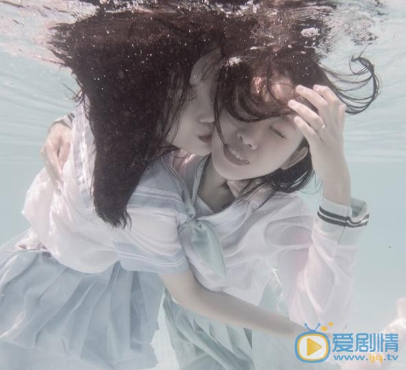 戴菲水中写真 戴菲高清写真_戴菲高清剧照