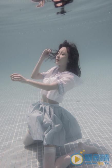 戴菲水中写真 戴菲高清写真_戴菲高清剧照
