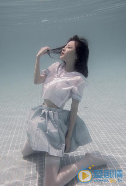戴菲水中写真 戴菲高清写真_戴菲高清剧照