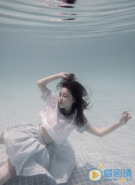 戴菲水中写真 戴菲高清写真_戴菲高清剧照