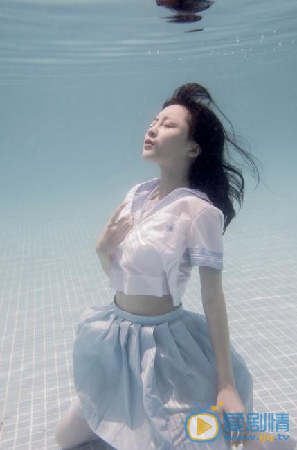 戴菲水中写真 戴菲高清写真_戴菲高清剧照