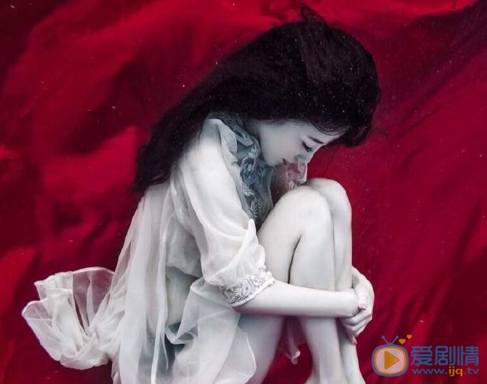 戴菲水中写真 戴菲高清写真_戴菲高清剧照