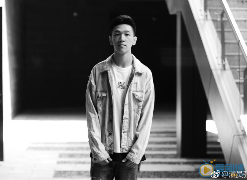 张琛时尚街拍 张琛高清写真_张琛高清剧照