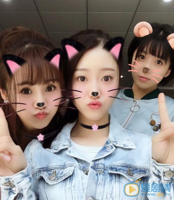 汪诺乔与人合照 汪诺乔高清写真_汪诺乔高清剧照