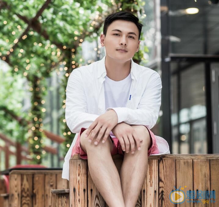 李连正写真 李连正高清写真_李连正高清剧照